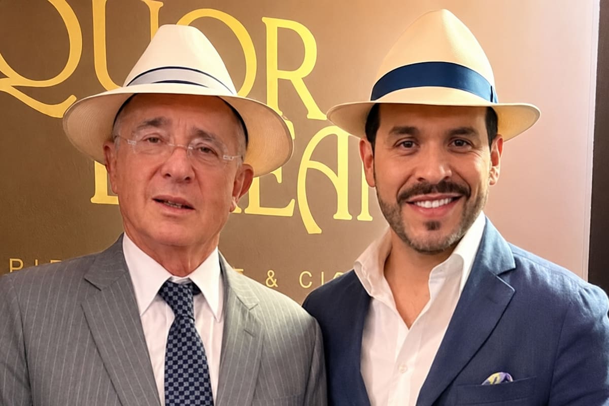 Álvaro Uribe respaldó al presidente electo Abelardo De La Espriella, pero advirtió que defenderá al Centro Democrático frente al surgimiento de Defensores por la Patria, movimiento que considera una amenaza para su colectividad.