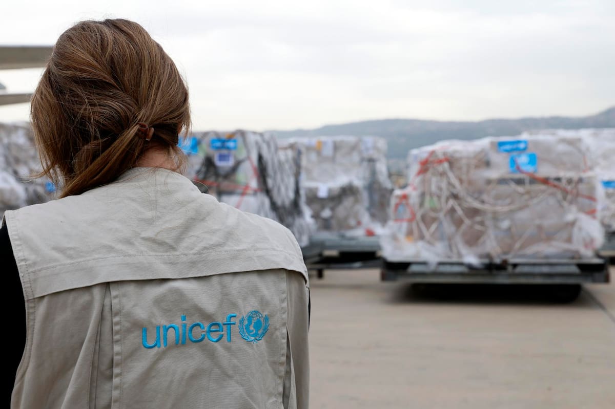 UNICEF ha desplegado ayudas y equipos en comunidades afectadas por el terremoto para apoyar la protección de la niñez y el acceso a servicios básicos. // Foto: EFE