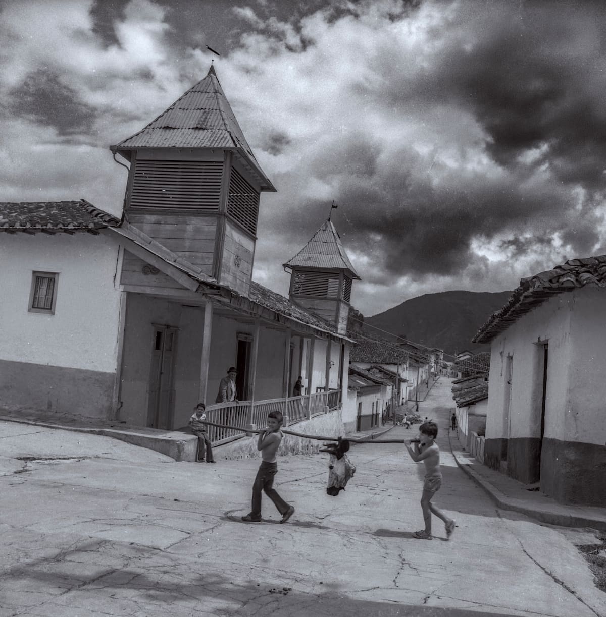 Cotidianidades de mi pueblo, del fotógrafo santandereano Andrés Platarrueda. Fotos: Mauricio Olaya/VANGUARDIA