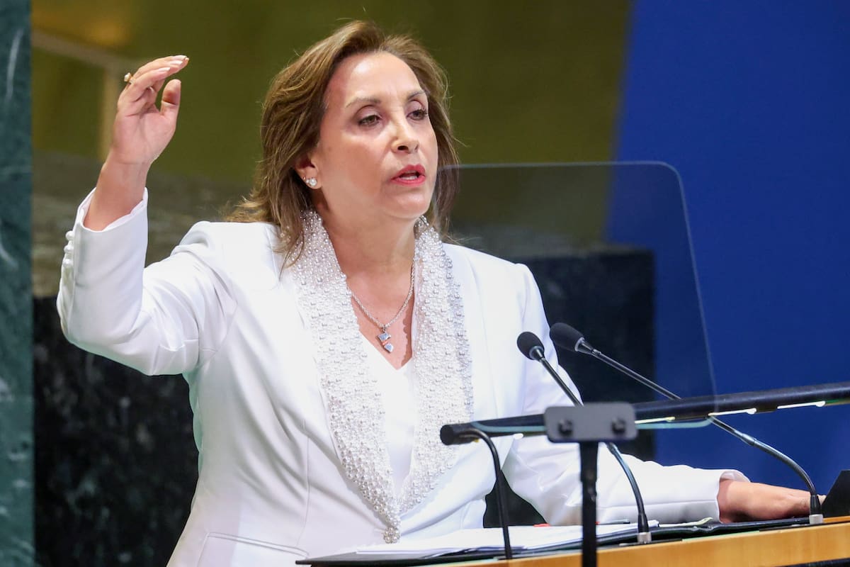 Fiscalía de Perú pide retirar el pasaporte a Dina Boluarte mientras avanza investigación por corrupción.
Foto: EFE.