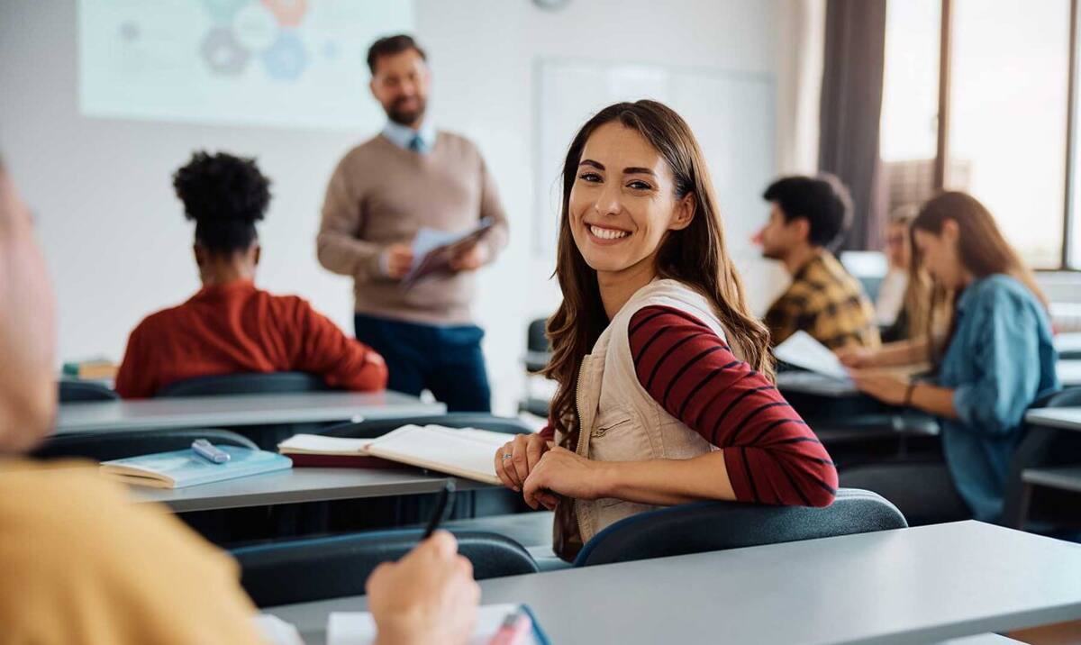 El hombre más rico de Colombia reveló las universidades elegidas para entregar becas de estudio. Foto suministrada/VANGUARDIA