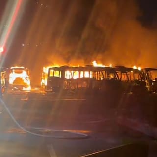 Otra emergencia en el Portal de Metrolínea: presuntamente volvieron a provocar un incendio