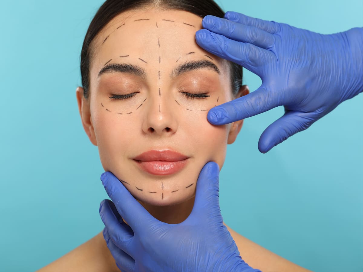 El negocio de la belleza en Colombia supera los 100 mil millones de dólares según informes. | Foto: Vanguardia / Canva