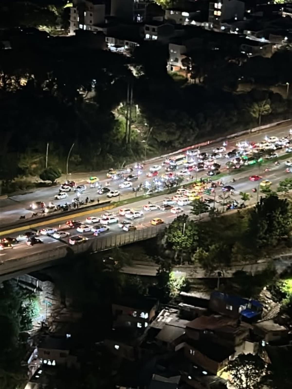 El siniestro generó congestión vehicular en la autopista entre Bucaramanga y Floridablanca.