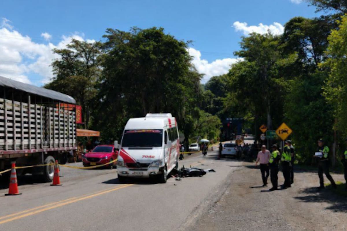 El siniestro ocurrió en el kilómetro 11+100 de la vía San Gil-Bucaramanga, en jurisdicción de Curití.