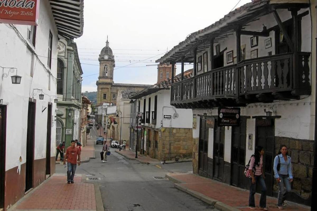 La iniciativa busca transformar la carrera 15, tal comosucedió hace casi dos décadas con la carrera 14. (Foto: Archivo/VANGUARDIA LIBERAL)