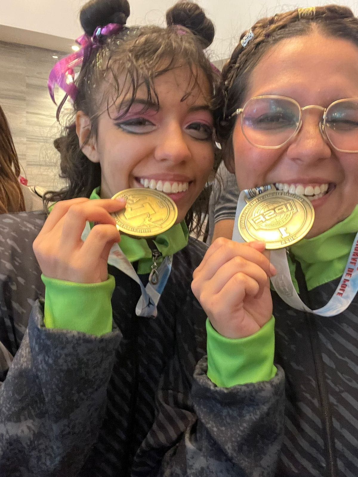 El talento santandereano brilla en el Nacional de Pole Sport y Aéreos y asegura presencia en el mundial. Foto: Cortesía/Vanguardia.