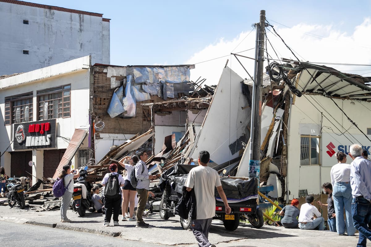 Edificaciones quedaron destruidas tras el terremoto en Manizales. // Foto: EFE/ Juan Augusto Cardona
