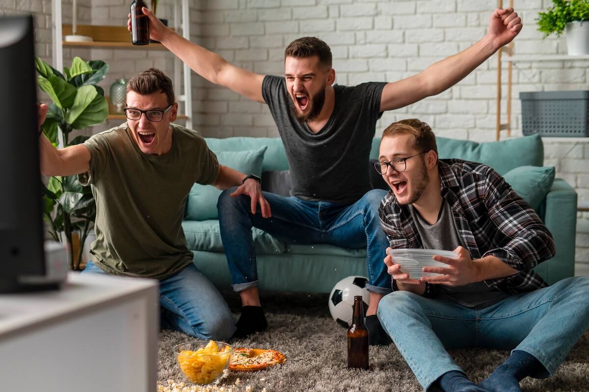 ¡El trabajo ideal!: Pagarán más de 150 millones por ver todos los partidos del Mundial 2026. Foto: Freepik