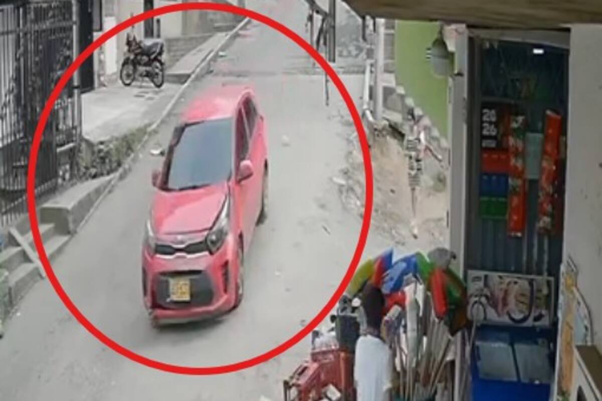 El vehículo descendió sin control por la empinada calle del sector La Cumbre en Floridablanca.