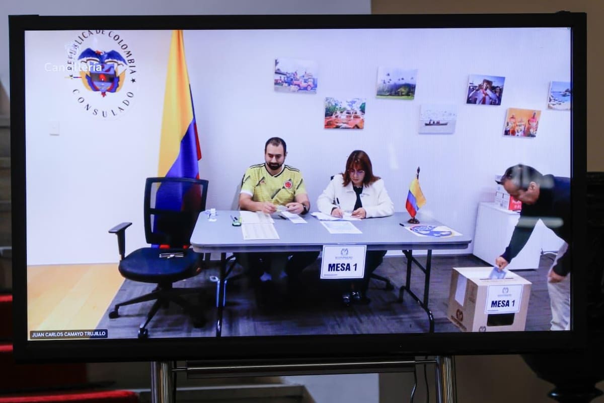 La apertura del consulado colombiano en Auckland marcó el inicio de las elecciones presidenciales en el exterior. La Cancillería y el CNE destacaron el aumento del censo electoral fuera del país frente a 2022.