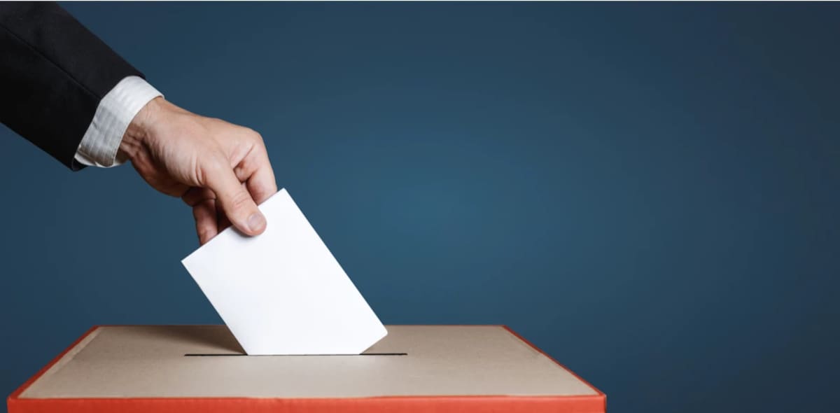 ¿Le llegó una encuesta de votación por WhatsApp? Ojo: están prohibidas y podrían ser una estafa.