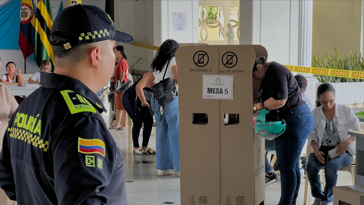 Autoridades civiles, Policía y Fuerzas Militares mantendrán operativos de vigilancia en puntos estratégicos de Barrancabermeja mientras avanzan los escrutinios electorales.
Suministrada/Vanguardia