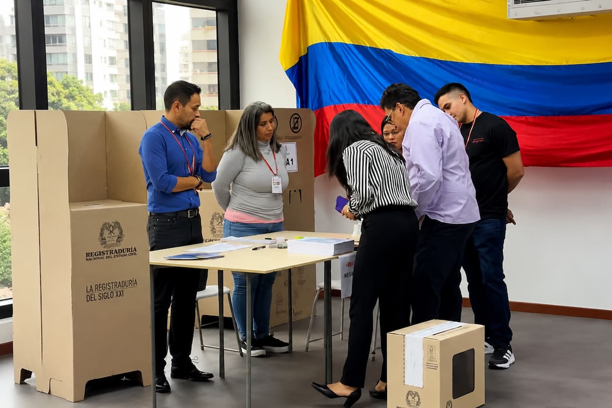 Miles de colombianos residentes en Venezuela, que concentra una de sus mayores poblaciones de ciudadanos en el exterior. Foto: Captura de pantalla, Embajada de Colombia en Venezuela.
