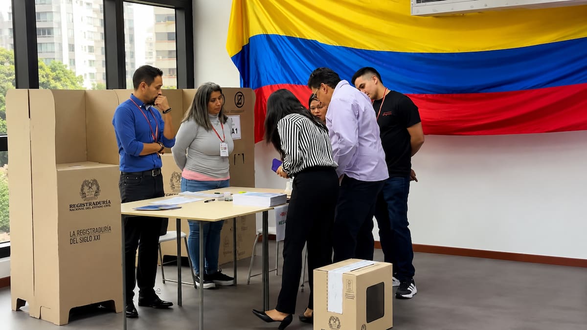 Los colombianos en el exterior marcan la diferencia en la primera vuelta presidencial de 2026 ganando Abelardo de la Espriella.