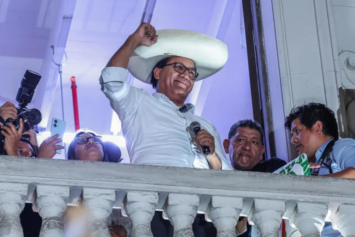 Elecciones en Perú: Roberto Sánchez adelanta a Keiko Fujimori con el 94,5 % de las actas contabilizadas | Foto EFE / Aldair Mejía