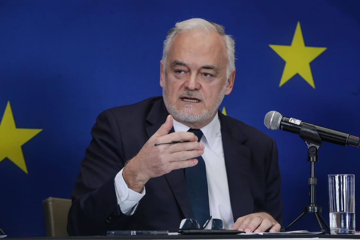 El jefe de misión José Antonio de Gabriel lidera una rueda de prensa de la Misión de Observación Electoral de la Unión Europea en Colombia 2026. | Colprensa (Cristian Bayona)/VANGUARDIA