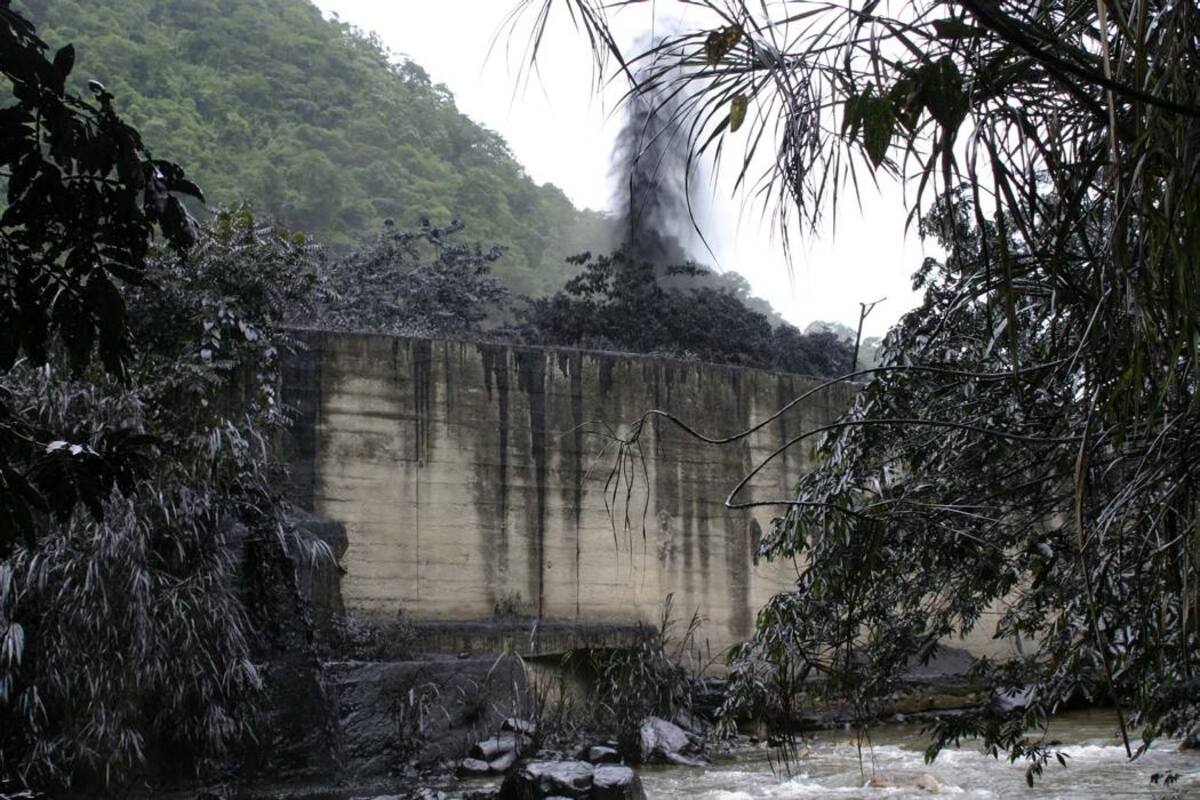 El pasado 30 de junio, el Eln cometió su más reciente atentado contra el oleoducto Caño Limón-Coveñas, que dejó a las familias de la vereda Quebrada Grande sin sustento durante tres meses, debido a que mató casi mil 500 truchas que venían siendo criadas por los pobladores para ser vendidas en el casco urbano y otros corregimientos. (Foto: Archivo / VANGUARDIA LIBERAL)
