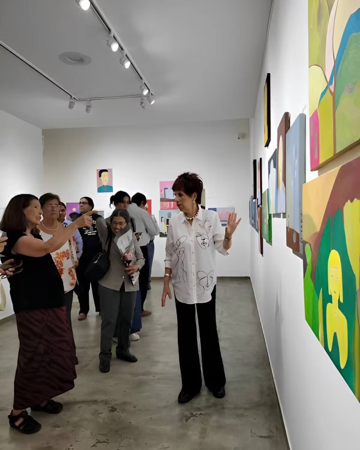 Elena Arenas de Ortíz se despide del Centro Colombo Americano: 18 años que marcaron la agenda cultural de Bucaramanga. Foto suministrada/VANGUARDIA