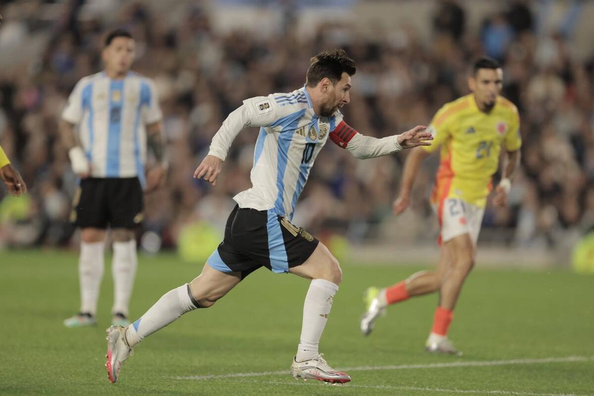 Lionel Messi es el segundo máximo artillero de las Eliminatorias Sudamericanas 2026 y el líder de la selección Argentina. Foto: 'X' Argentina.