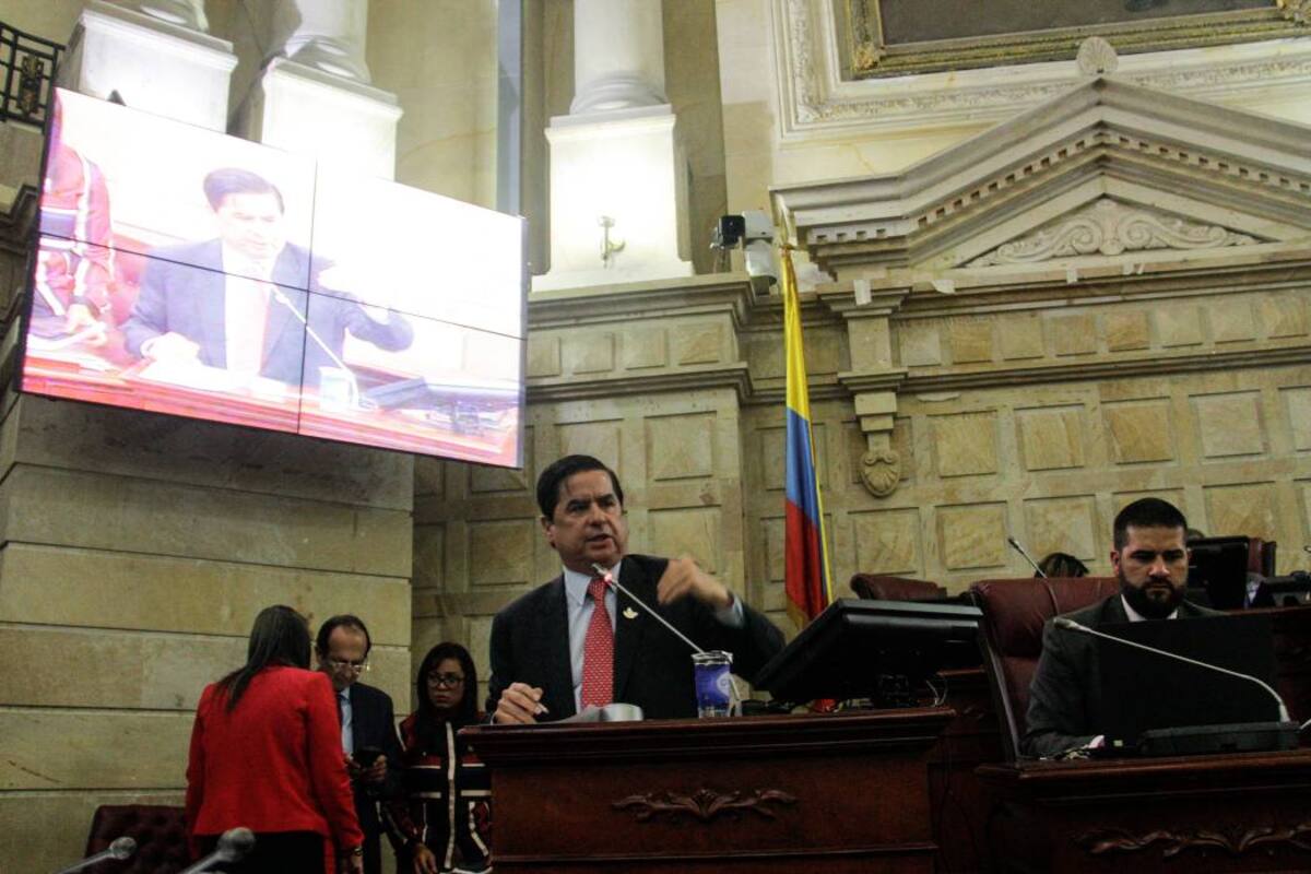El ministro Juan Fernando Cristo dijo que hasta el momento y bajo la figura del ‘fast track’ se han aprobado, entre otras, la Justicia Especial de Paz y la ley de amnistía. (Foto: Colprensa/VANGUARDIA LIBERAL )