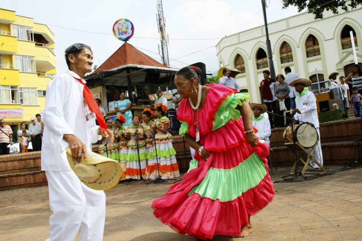 Una jornada de danzas y buena música afrocolombiana vivieron los florideños en la exaltación de la cultura y bailes de la región pacífica del país. (Foto: César Flórez / VANGUARDIA LIBERAL)