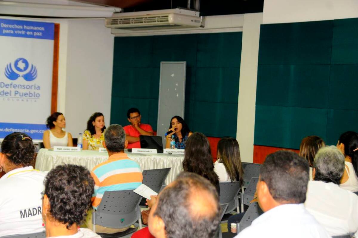 Varias instituciones locales y departamentales estuvieron en el auditorio de la UCC compartiendo vivencias y proyectos exitosos, con respecto a la recuperación de la memoria de las víctimas. (Foto: Édgar Pernett/VANGUARDIA LIBERAL)