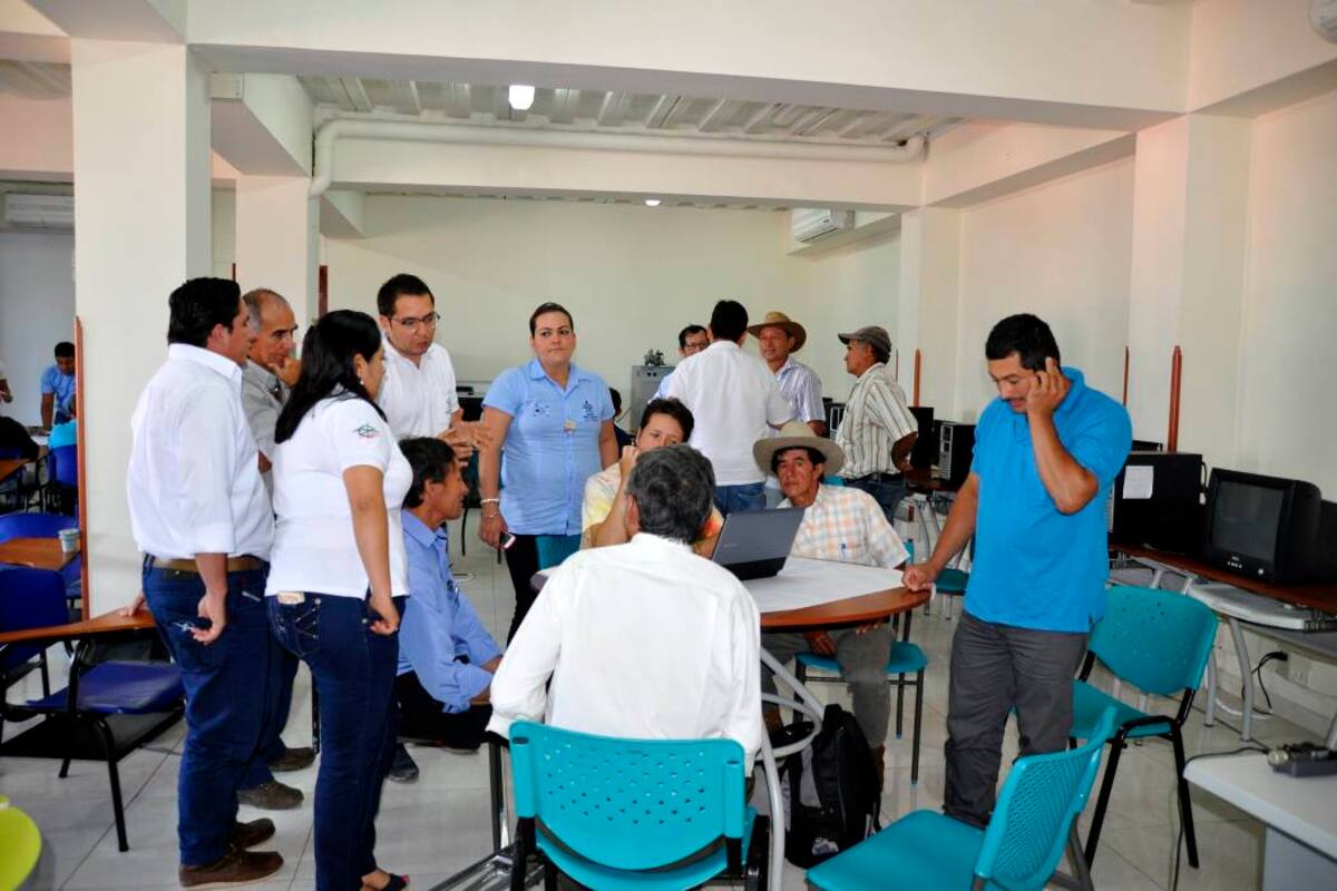 En las instalaciones del centro agroturístico del Sena, en el Socorro, se realizó la reunión de socialización y diagnóstico de la industria apícola en las provincias de Guanentá y Comunera. Al evento asistieron numerosos apicultores de la región. (Foto: Luis Fernando Martínez V./VANGUARDIA LIBERAL)