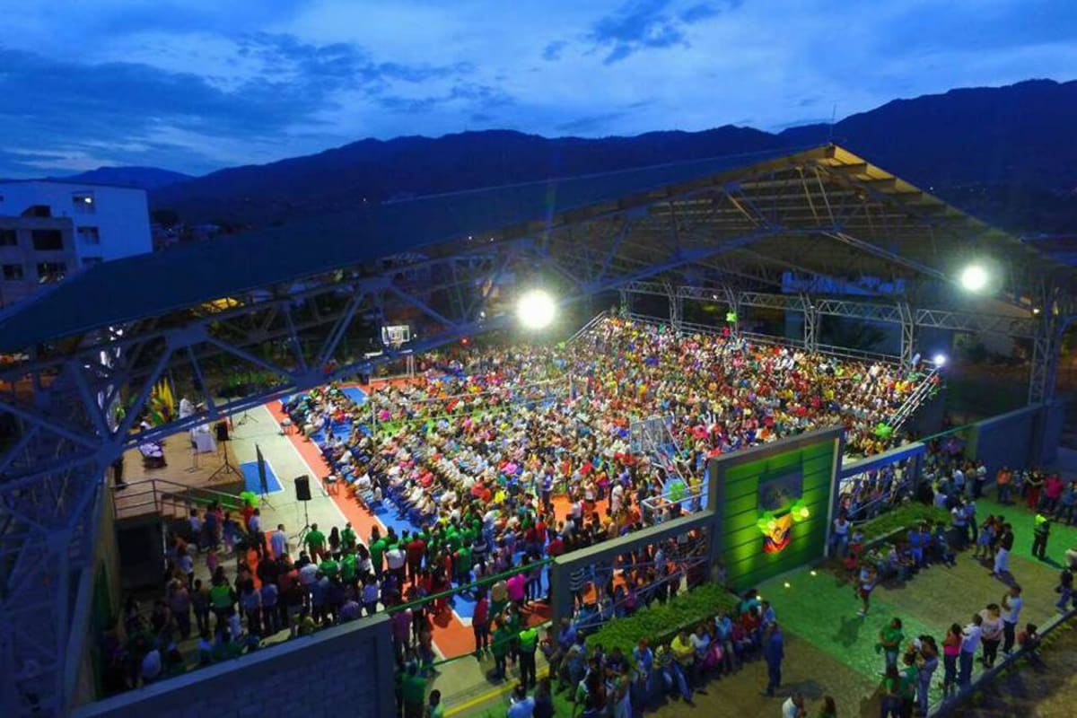 Con una nutrida asistencia, el domingo en la tarde se cumplió el acto inaugural del CIC y el Coliseo Ciudadela Villamil. (Foto: Suministrada / VANGUARDIA LIBERAL)