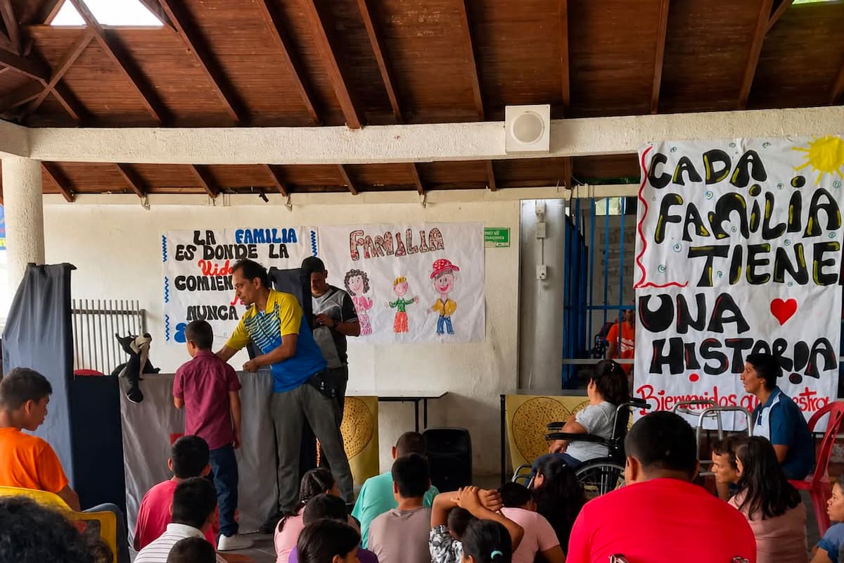 La hermandad de Emaús de la Parroquia San Pio X, lo invita a donar con amor para apoyar a la fundación Neuro Saber.
Foto: Suministrada / Vanguardia.