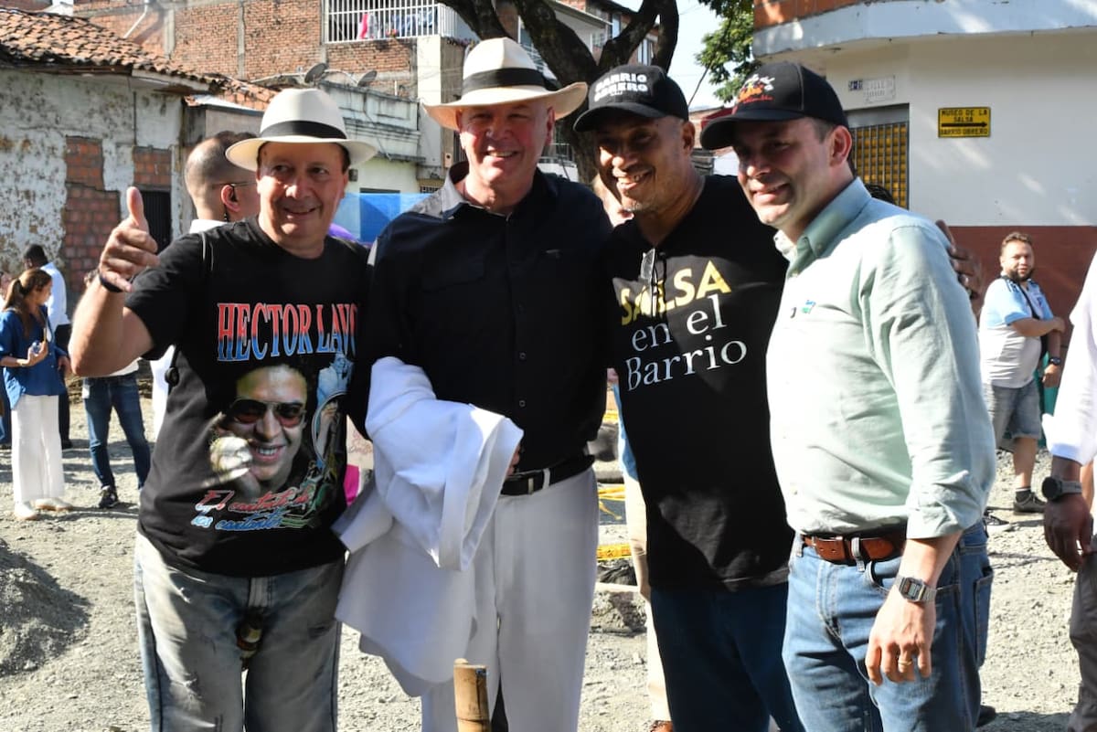 Embajador encargado de Estados Unidos recorrió el barrio Obrero y se maravilló la cultura caleña.
