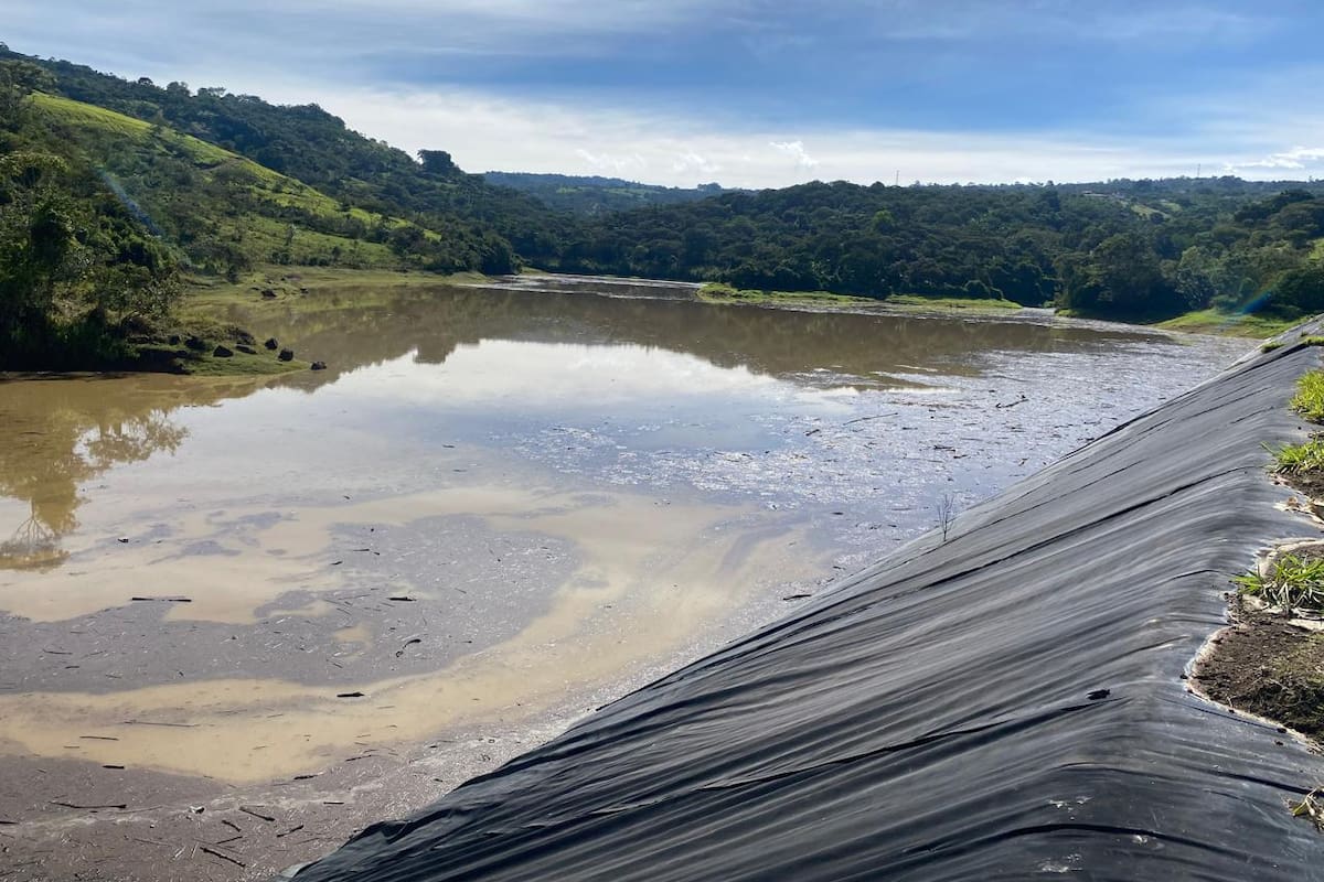 El embalse La Honda suministra el 35 % del agua para el casco urbano de El Socorro.