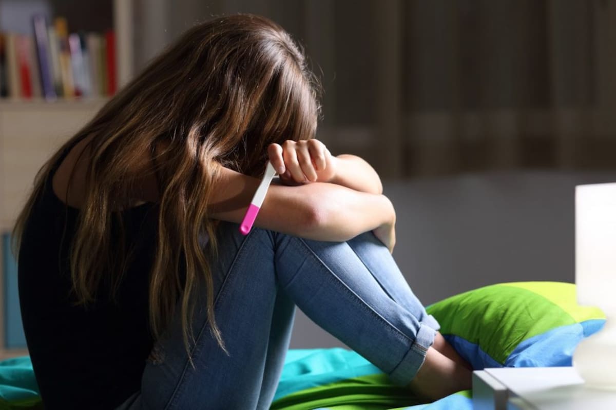 En 2025, un total de 32 niñas que tenían entre 10 y 14 años fueron madres en el área metropolitana de Bucaramanga, una cifra que las autoridades deben leer como una alerta de posible violencia sexual.