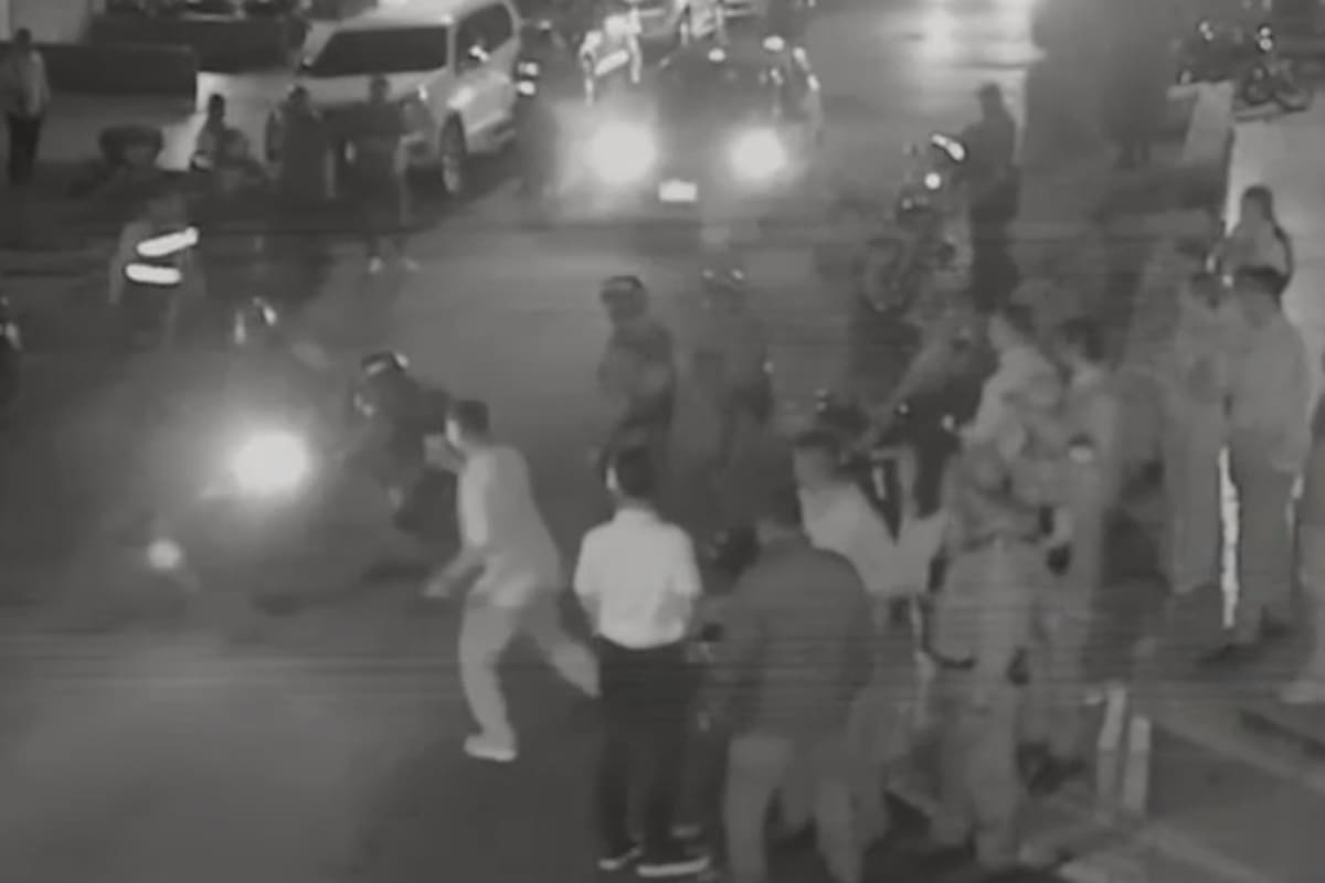 Embistió a dos soldados y un policía para huir de un retén en Bucaramanga: terminó capturado