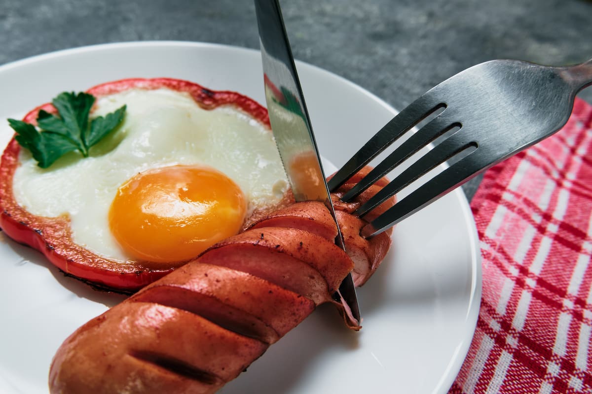 Comer carnes procesadas a diario o con frecuencia aumentan el riesgo de padecer cáncer. //123RF.
