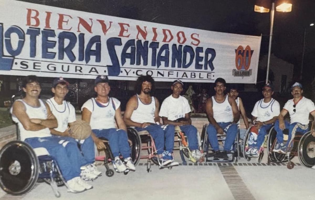 El equipo santandereano de baloncesto adaptado que conquistó medallas de plata en los Juegos Paranacionales. Emeison Calle fue pieza fundamental.