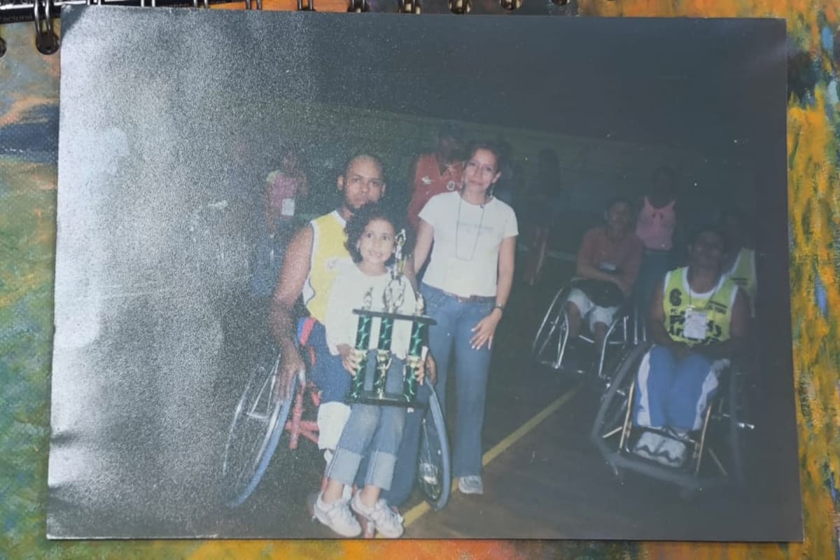 Emeison Calle junto a su hija Jaery cuando era niña. Han pasado cinco años desde la última vez que estuvieron juntos.