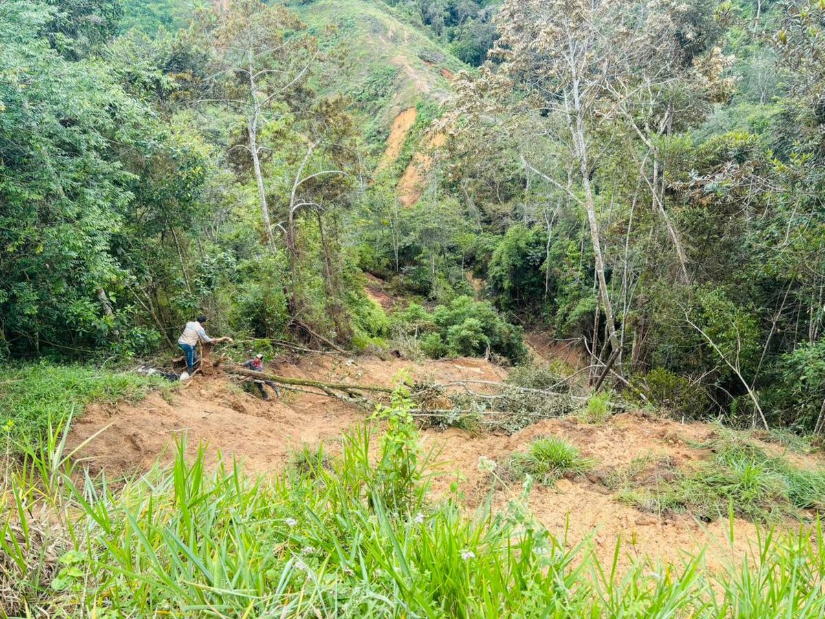 El sistema de acueducto veredal se fraccionó por pedazos y se filtraron grandes cantidades de arena y barro. Por este motivo no hay circulación de agua en la zona. Foto: Felipe Jaimes Lagos / VANGUARDIA