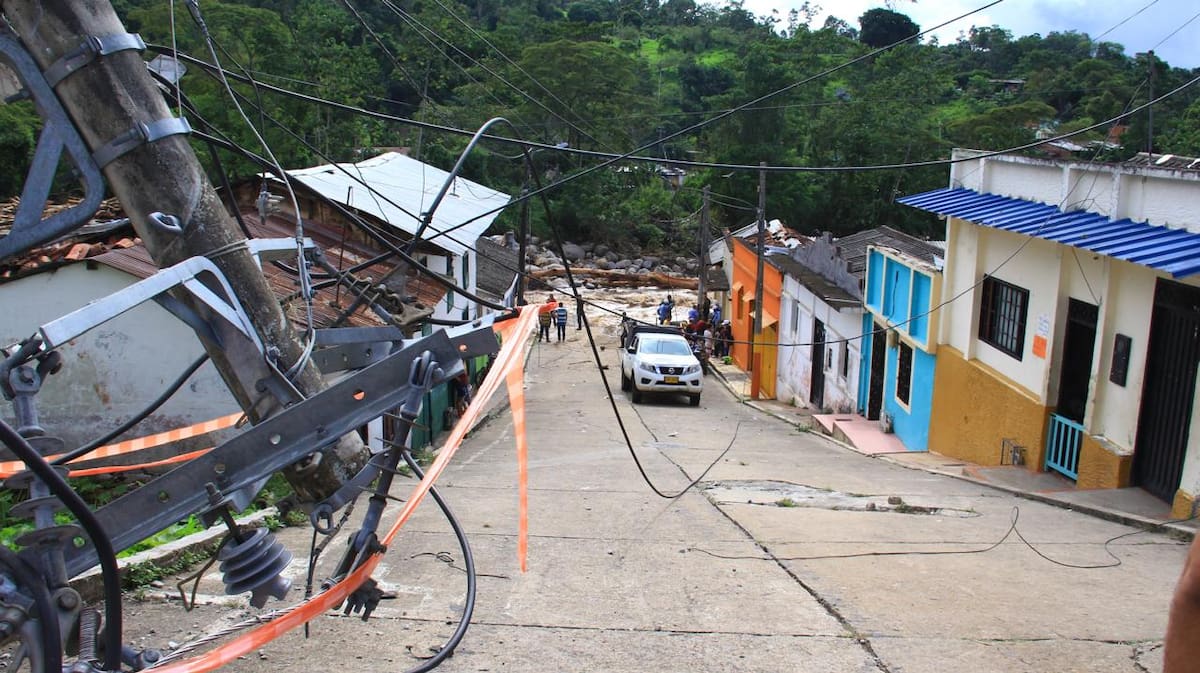 Emergencia por lluvias en San Vicente de Chucurí. Autoridades del departamento y municipales visitaron la zona afectada.