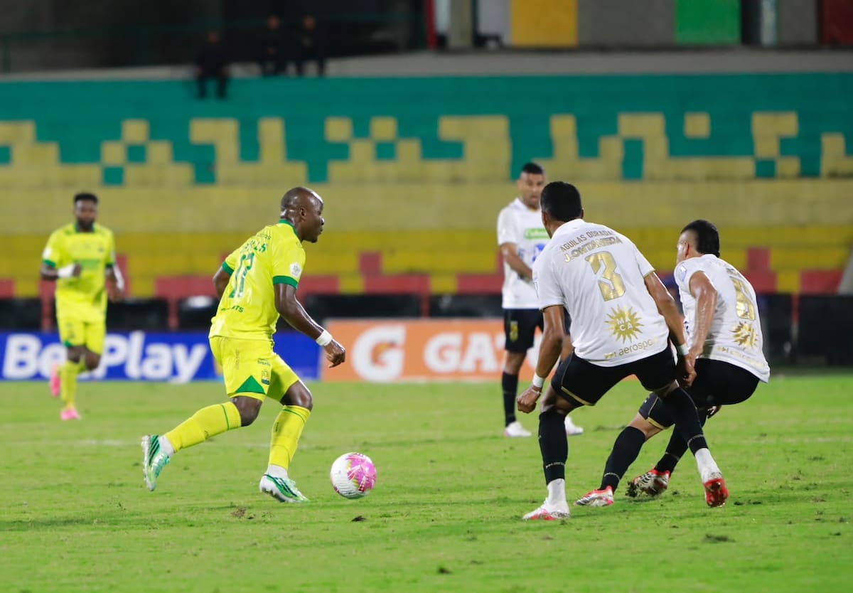 Emerson Batalla, tras el empate de Atlético Bucaramanga: “Tenemos que cerrar mejor los partidos”. Foto: Jaime Moreno/Vanguardia