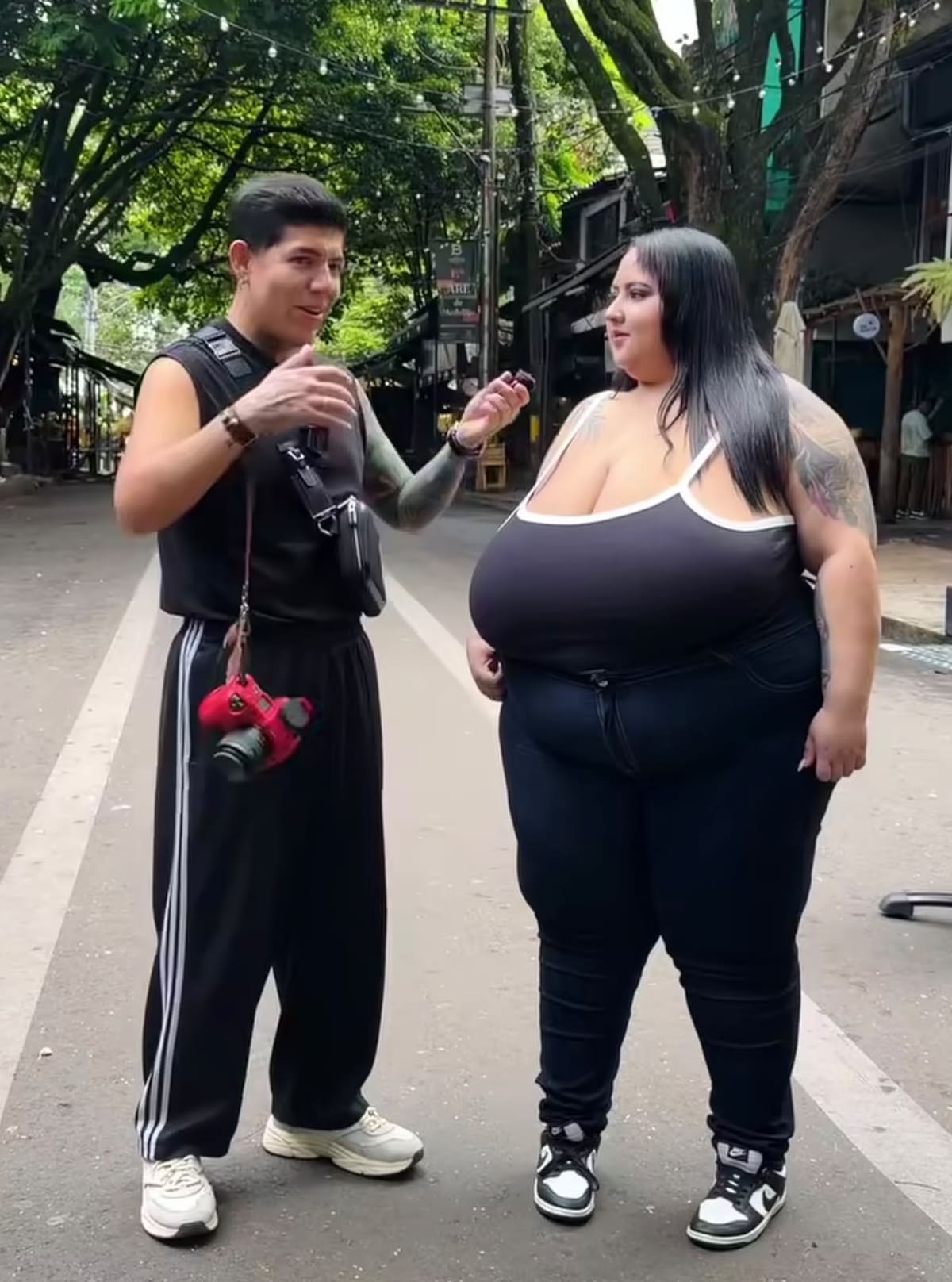 Emma Roose quedó presentada como “la colombiana con los senos más grandes” crédito sebasmorenooo/IG