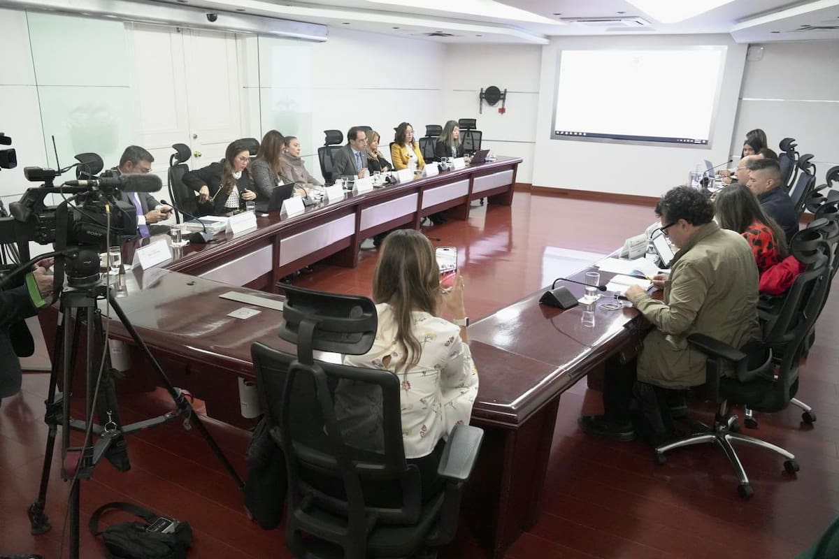 Empalme entre el Gobierno de Gustavo Petro y Abelardo De la Espriella. // Foto: Colprensa - Externos.