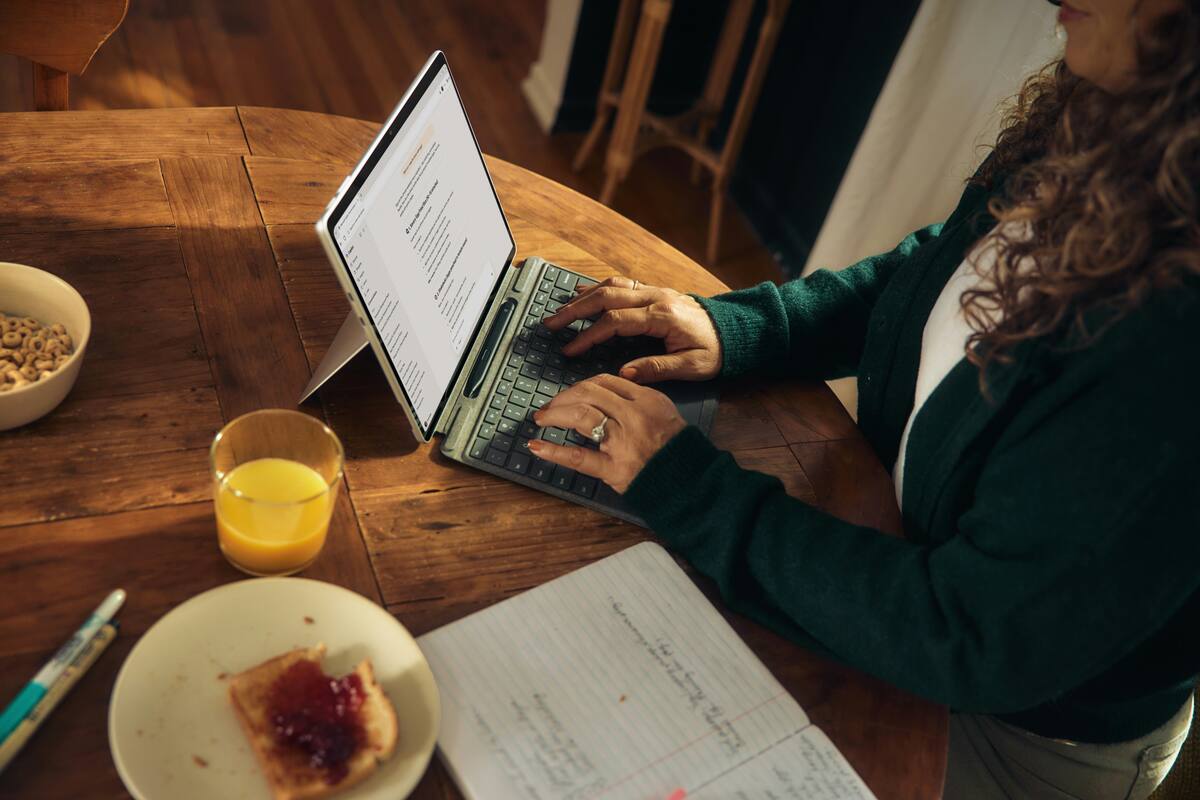¡Atención emprendedores! Si tienes una idea innovadora que use la tecnología para ayudar a la sociedad, esto te interesa. Los eAwards Colombia 2026 abrieron sus inscripciones gratuitas. Hay 40 millones de pesos en juego y la oportunidad de viajar a Europa a competir por 100.000 euros. Tienes hasta el 30 de junio para postularte.
