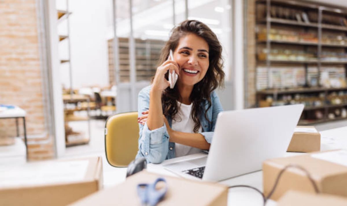 El comercio y los servicios concentran la mayoría de los emprendimientos liderados por mujeres, sectores que registran menores ingresos y altos niveles de informalidad.