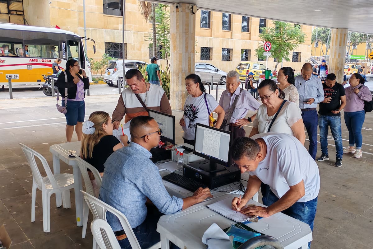Hoy, viernes 28 de agosto, habrá atención a los contribuyentes en el primer piso de la Alcaldía de Bucaramanga, entre las 7:30 a.m. y las 4:00 p.m., en jornada continua. (Foto: Marco Valencia / VANGUARDIA)