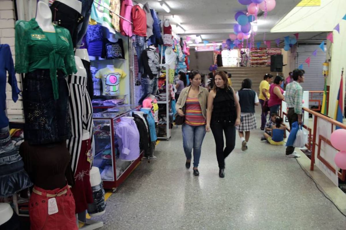 En Bucaramanga denuncian arriendo irregular de locales entregados a vendedores ambulantes