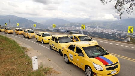 En Bucaramanga, dos protestas son convocadas por taxistas sobre la vía al aeropuerto Palonegro