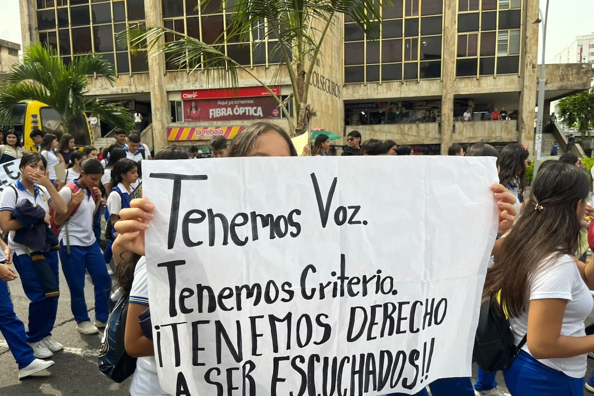 Docentes de la Escuela Normal Superior de Bucaramanga también piden el traslado de la rector