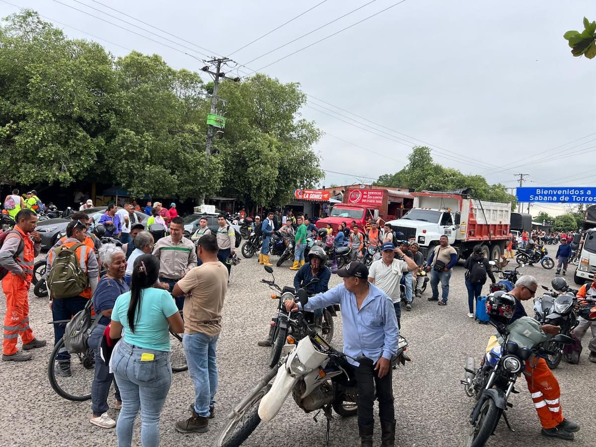 Líderes campesinos de todo el país y delegados del Gobierno Nacional se reúnen a esta hora Bogotá para buscar una salida al paro agrario provocado por las fuertes alzas en los avalúos catastrales rurales. | Foto: Suministrado Vanguardia