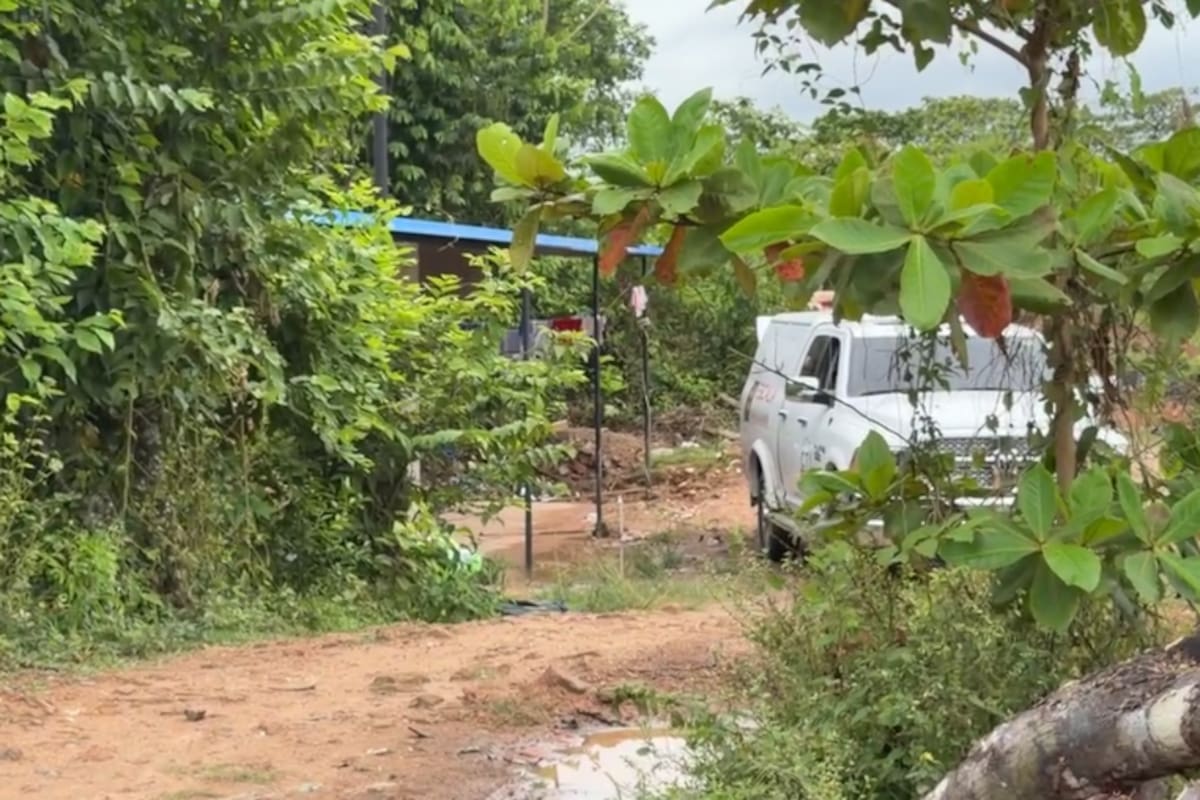 En esta vivienda del barrio El Rangel ocurrió la masacre que dejó tres personas muertas y otra más herida.
Fotografía: EL Verídico/Vanguardia.